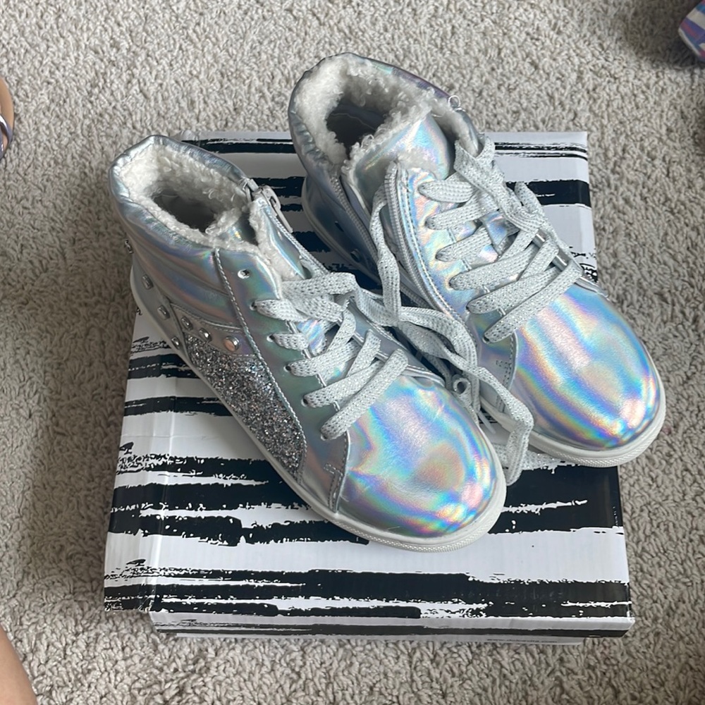 Dolce vita girls high top gym shoes